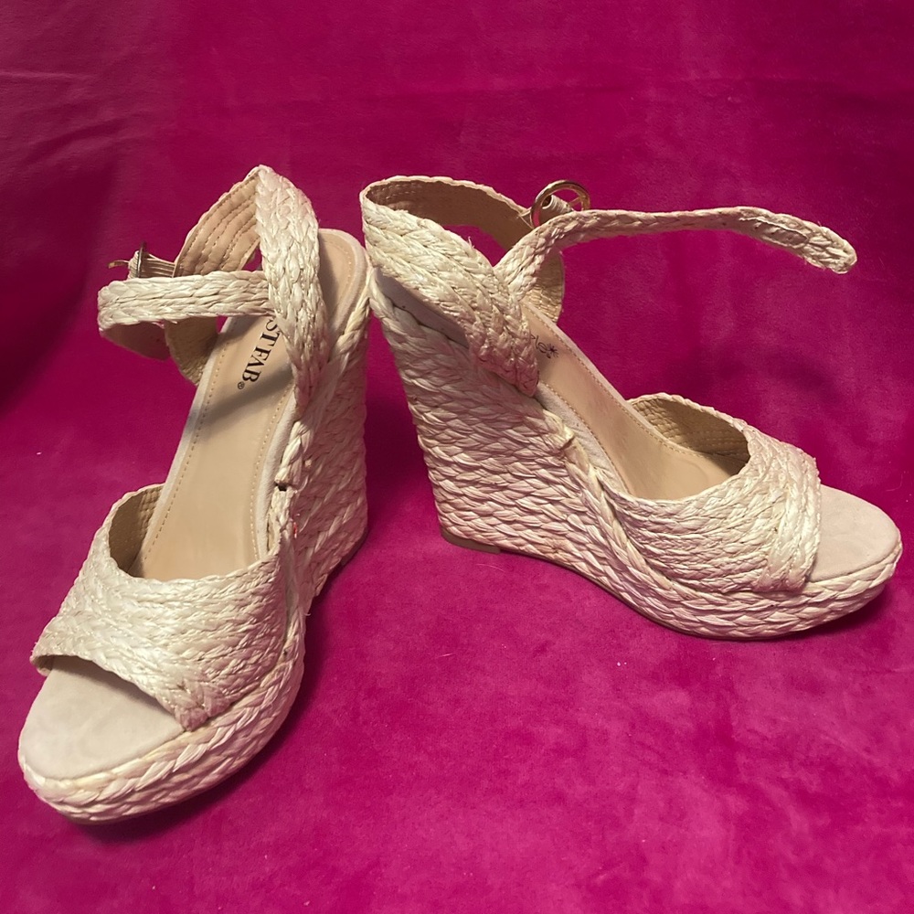 Justfab Shoedazzle Wicker Straw Wedge Sandal Size 8 Never Worn